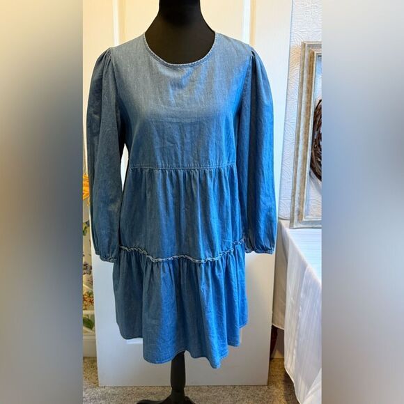 Draper James Tiered Trapeze Dress in Chambray - M - Great Condition - Picture 1 of 11